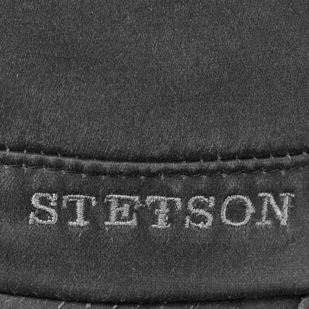 Svart oljeskinn ser stetson armé mössa