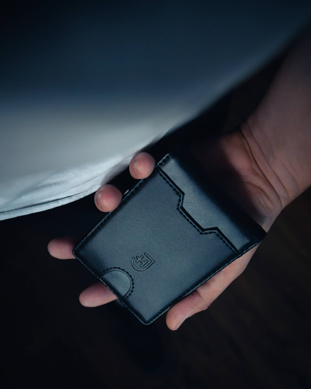 Smart wallet in slim leather for men