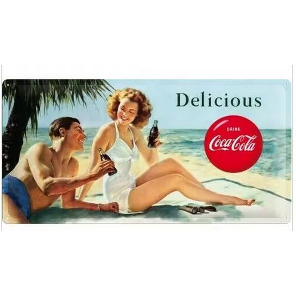 Retroworld Metalskilt Delicious Coca-Cola - Beach Scene - Metalskilt fra Retroworld hos The Prince Webshop