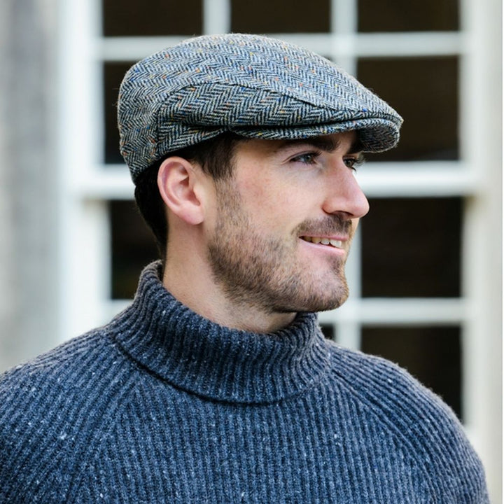 Mucros Tweed No. 1 Trinity Herringbone Flat Cap - Flat Cap fra Mucros Weavers Killarney hos The Prince Webshop